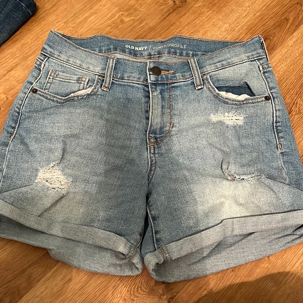 Old Navy “curvy profile” denim shorts
